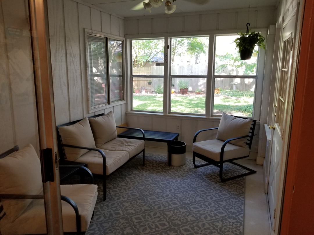 Sunroom before refresh